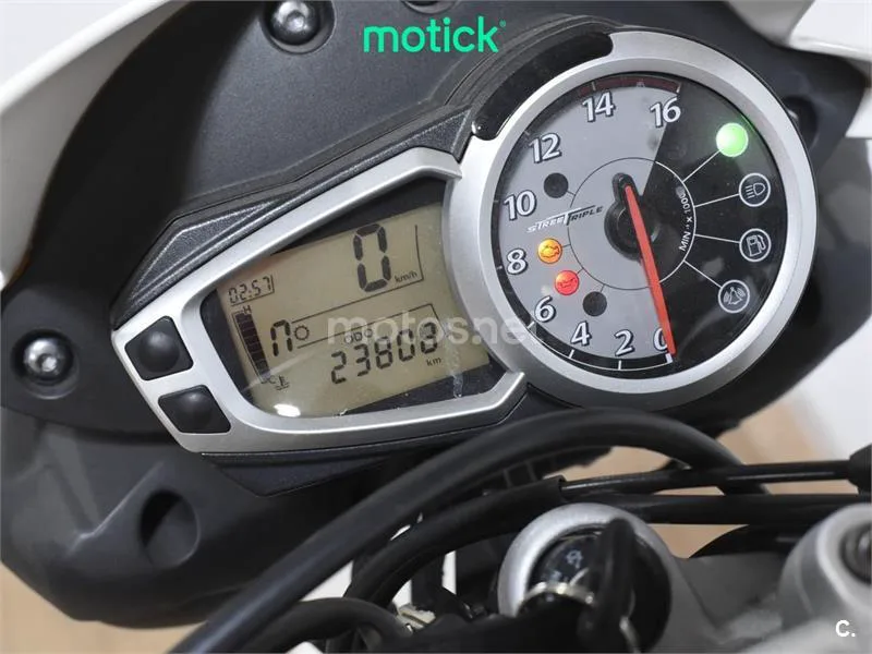 Triumph Street Triple – Vista 5
