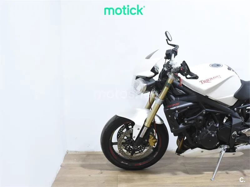 Triumph Street Triple – Vista 8