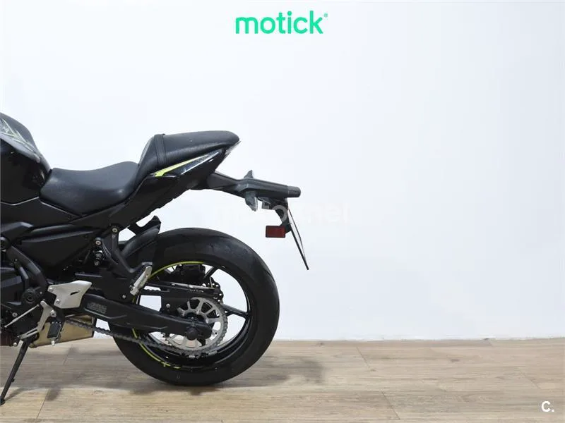 Kawasaki Z650 – Vista 9