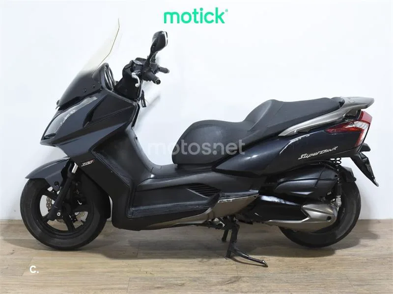 Kymco Super Dink 300 – Vista 7