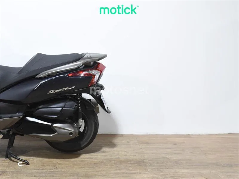 Kymco Super Dink 300 – Vista 9