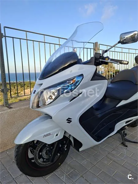 Suzuki Burgman 400 – Vista 2