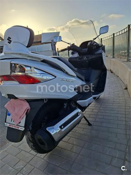 Suzuki Burgman 400 – Vista 4