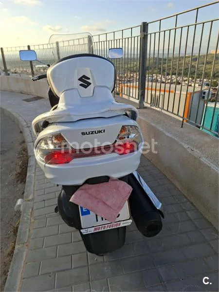 Suzuki Burgman 400 – Vista 5