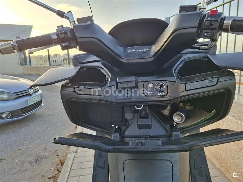 Suzuki Burgman 400 – Vista 7