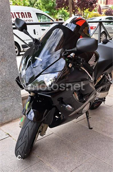 Honda CBR 600 F – Vista 11