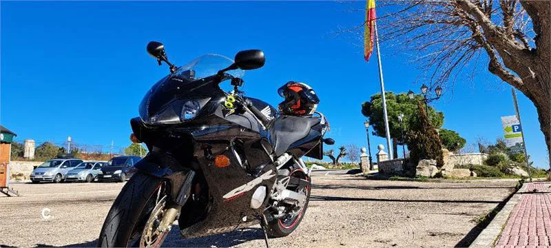 Honda CBR 600F – Vista 8