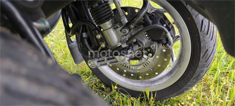 Piaggio MP3 – Vista 2