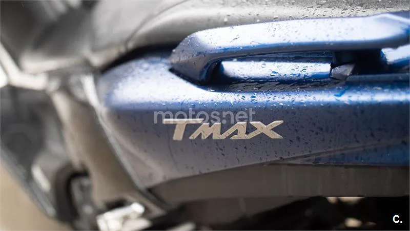 Yamaha TMAX – Vista 23