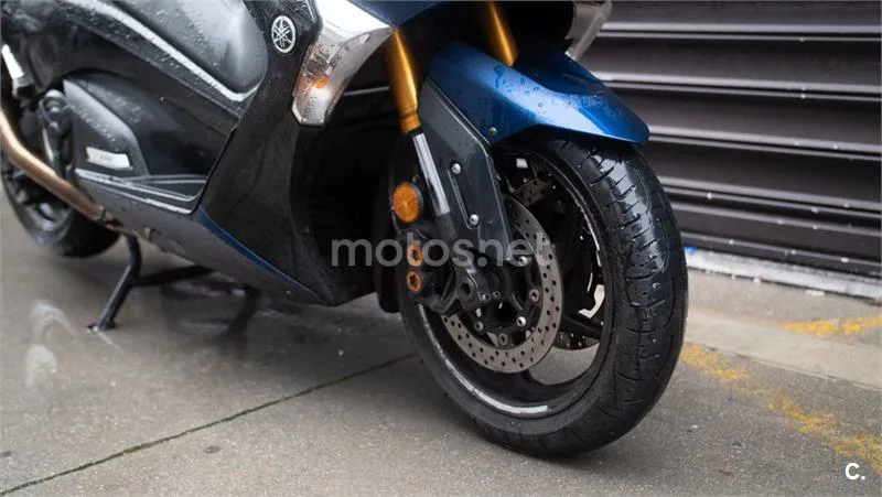 Yamaha TMAX – Vista 4