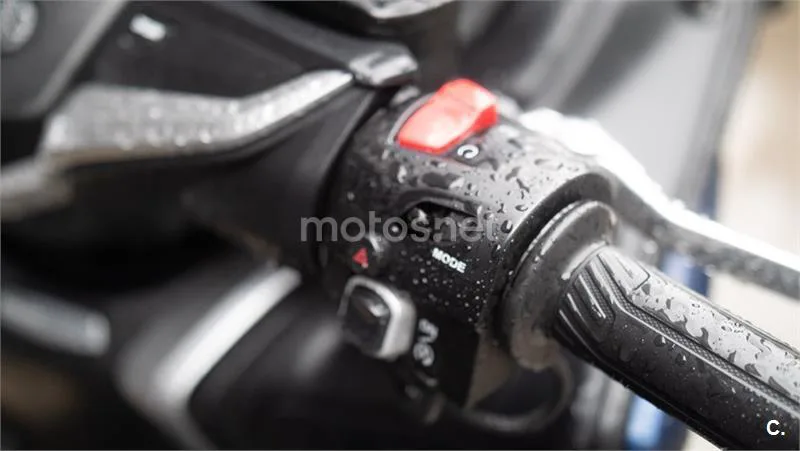 Yamaha TMAX – Vista 10
