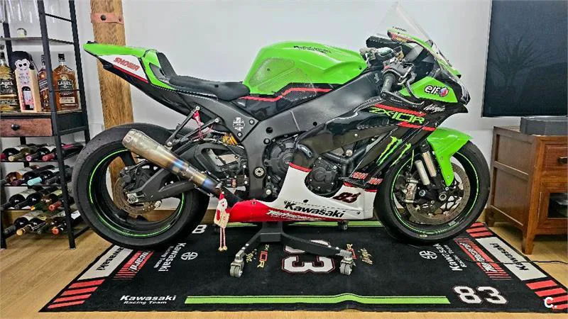 Kawasaki ZX-10R – Vista 3