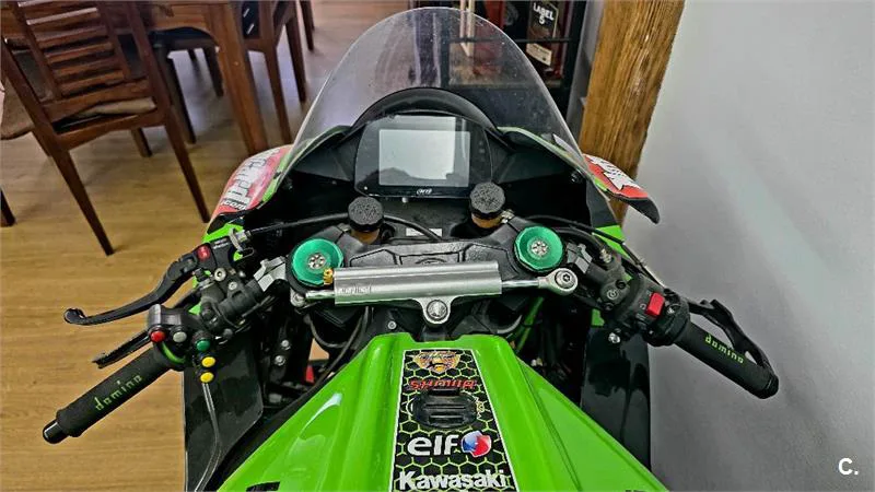 Kawasaki ZX-10R – Vista 6