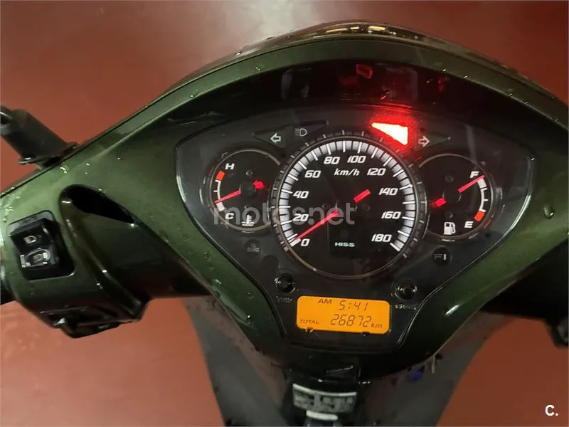 Honda SH300i – Vista 3