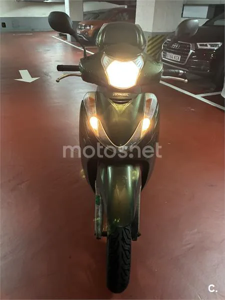 Honda SH300i – Vista 5