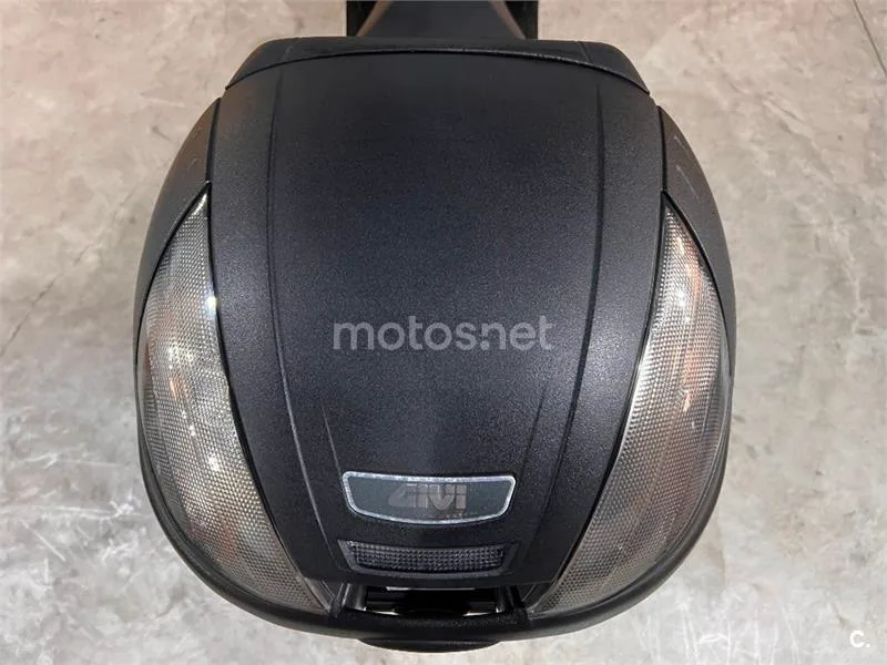 Suzuki Burgman 400 – Vista 13