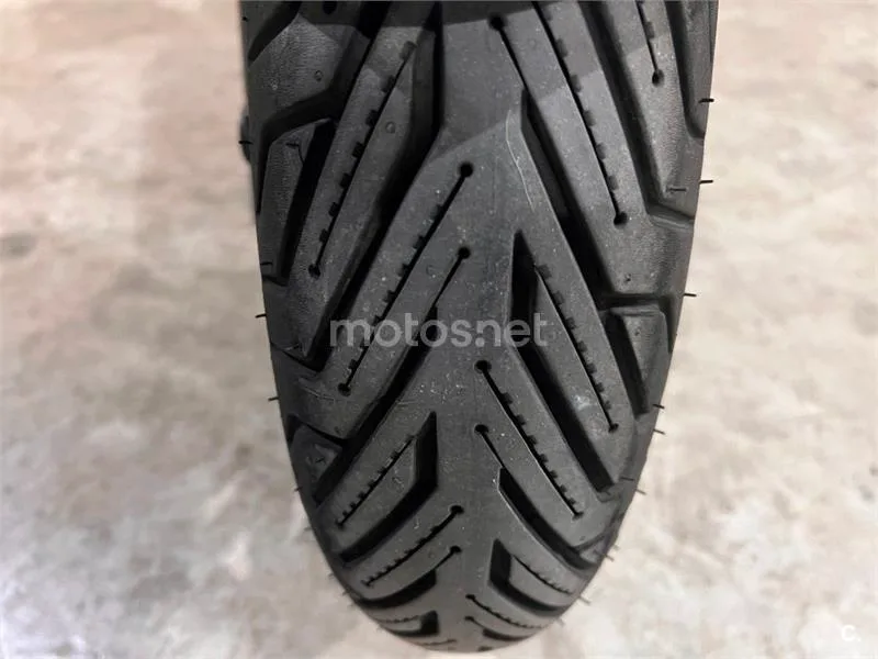 Suzuki Burgman 400 – Vista 24