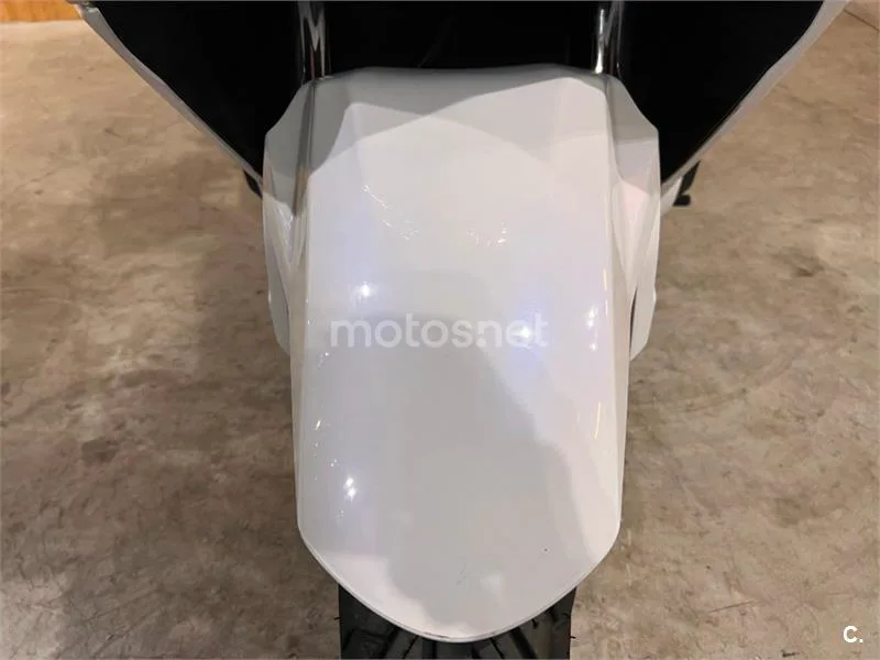 Suzuki Burgman 400 – Vista 25
