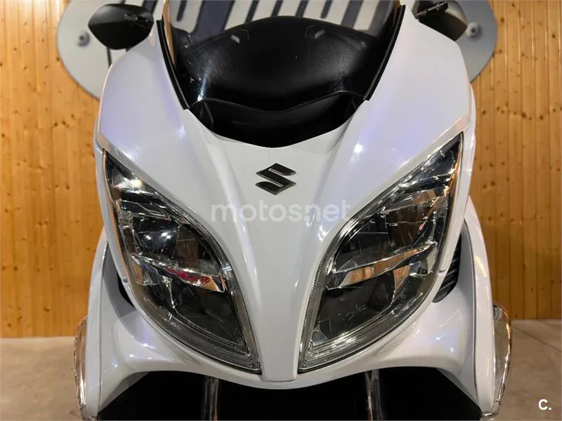Suzuki Burgman 400 – Vista 27