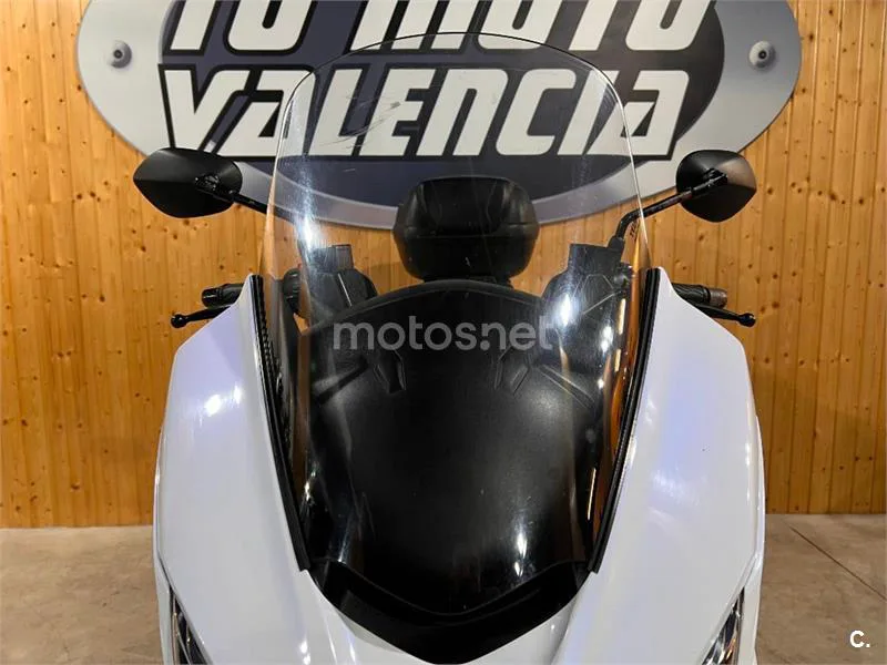 Suzuki Burgman 400 – Vista 28
