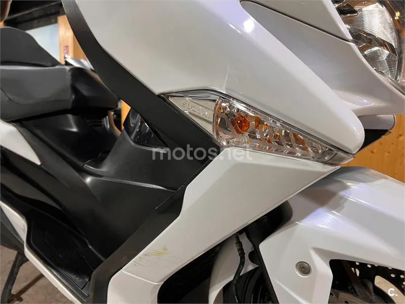 Suzuki Burgman 400 – Vista 36
