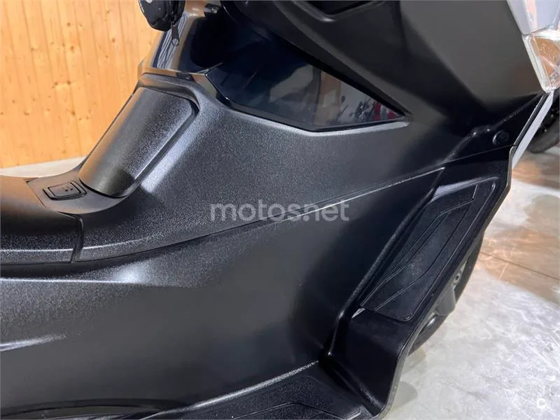 Suzuki Burgman 400 – Vista 41