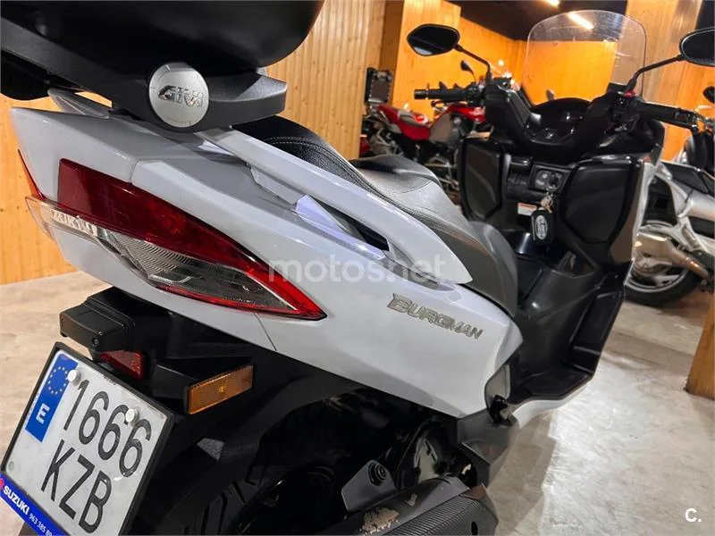 Suzuki Burgman 400 – Vista 50