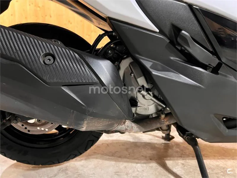Suzuki Burgman 400 – Vista 52