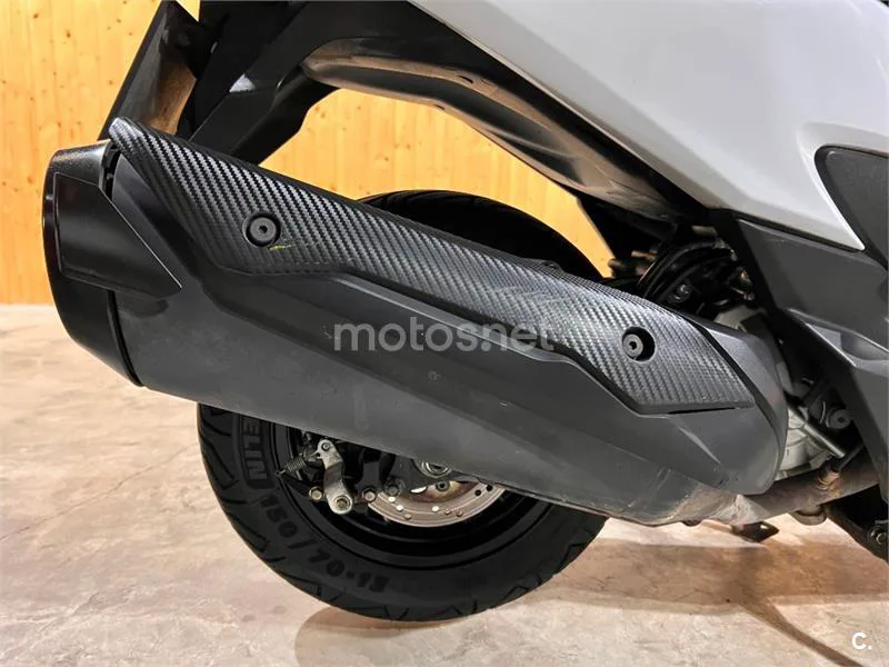 Suzuki Burgman 400 – Vista 53