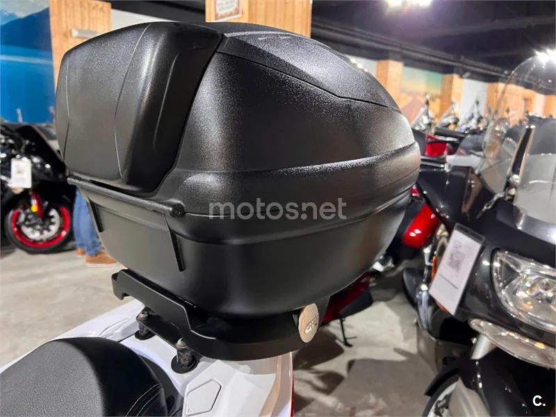 Suzuki Burgman 400 – Vista 59