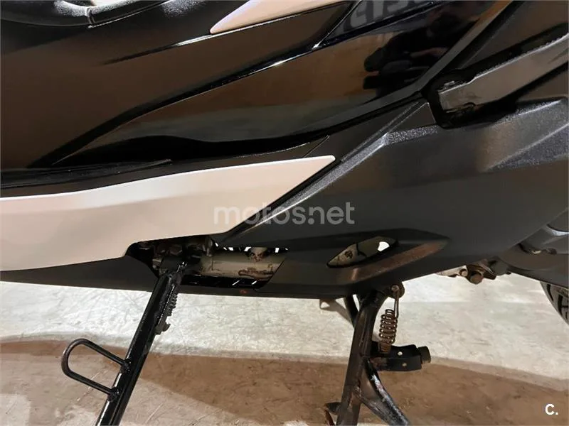 Suzuki Burgman 400 – Vista 66