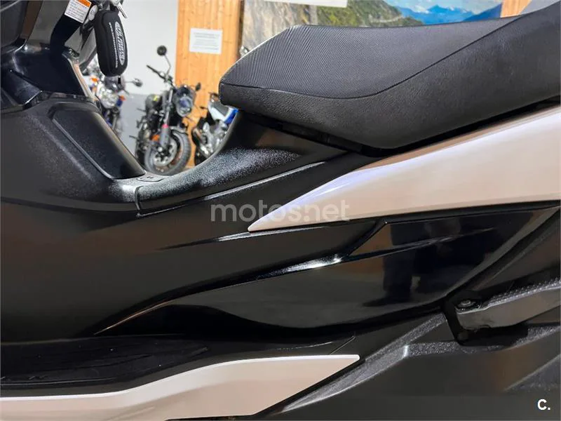 Suzuki Burgman 400 – Vista 67