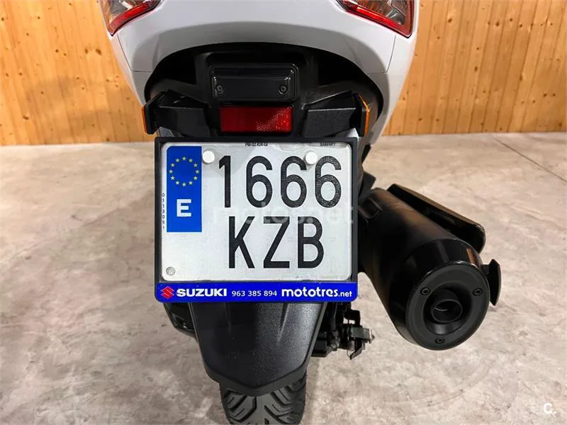 Suzuki Burgman 400 – Vista 9