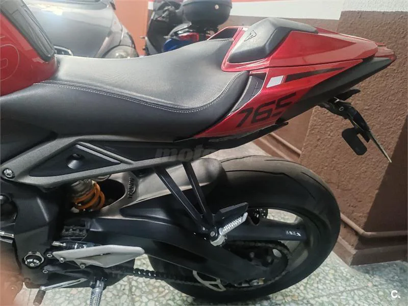 Triumph Street Triple 765 – Vista 9