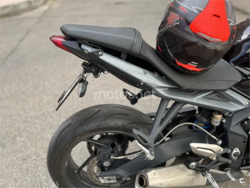 Triumph Street Triple – Vista 5