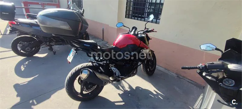 Suzuki GSR 750 – Vista 2