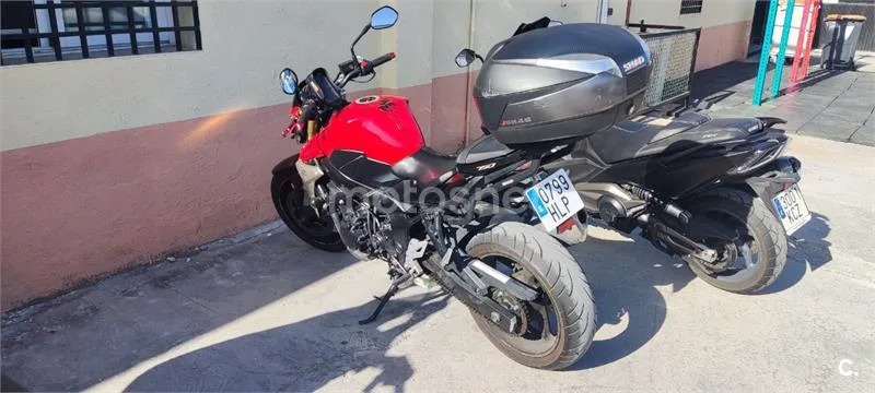 Suzuki GSR 750 – Vista 5