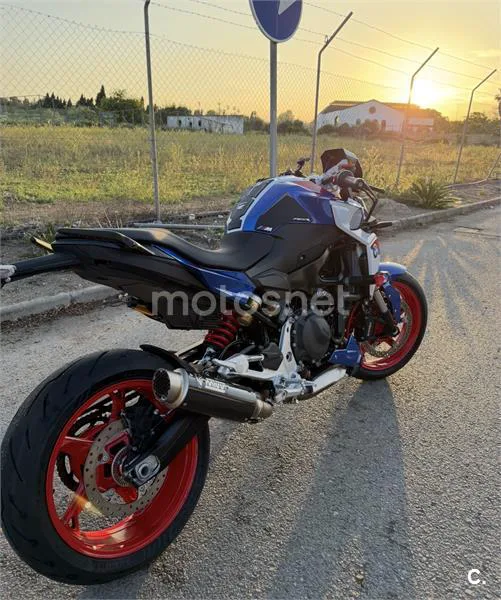 BMW F 900 R – Vista 3