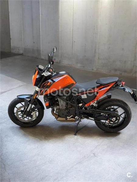 KTM 690 Duke – Vista 5