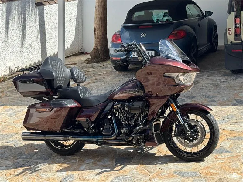 Harley-Davidson CVO Road Glide – Vista 15