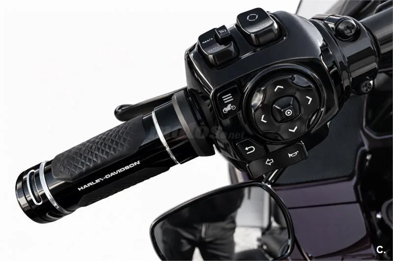 Harley-Davidson CVO Road Glide – Vista 4