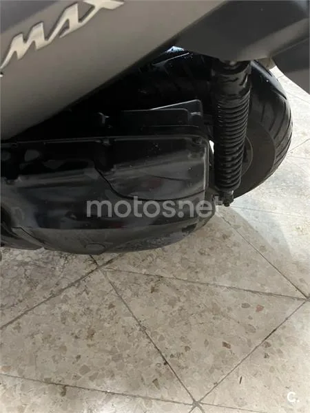 Yamaha XMAX 400 – Vista 8