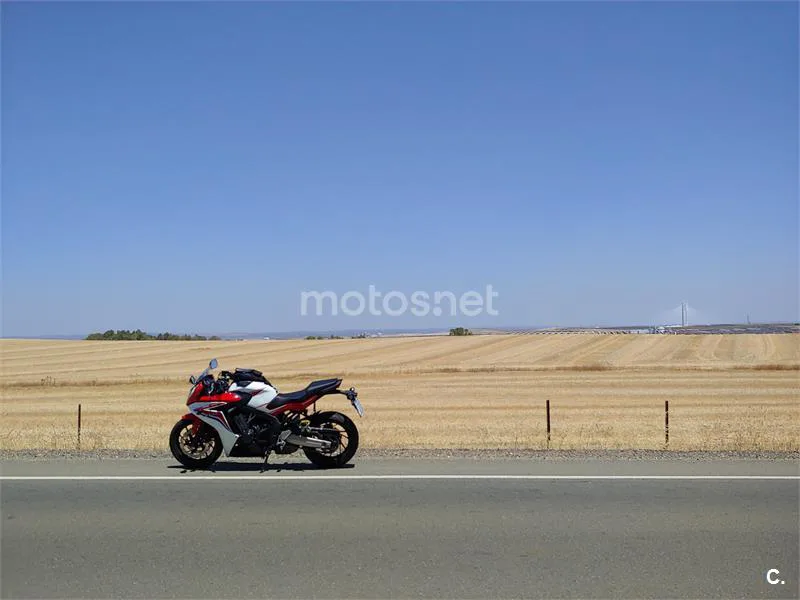 Honda CBR 650F – Vista 22