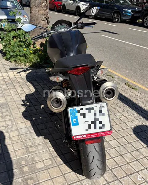 Ducati Monster 696 – Vista 12