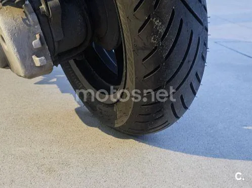 Yamaha XMAX 250 - Vista 4