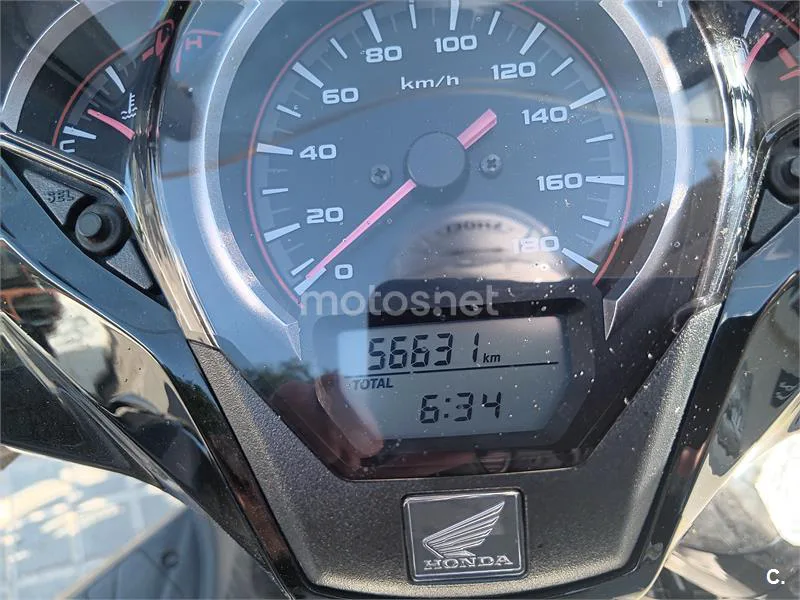 Honda SH300i – Vista 4