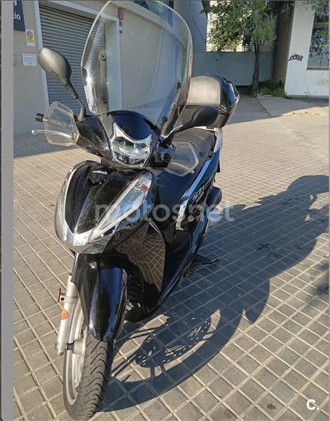 Honda SH300i – Vista 5