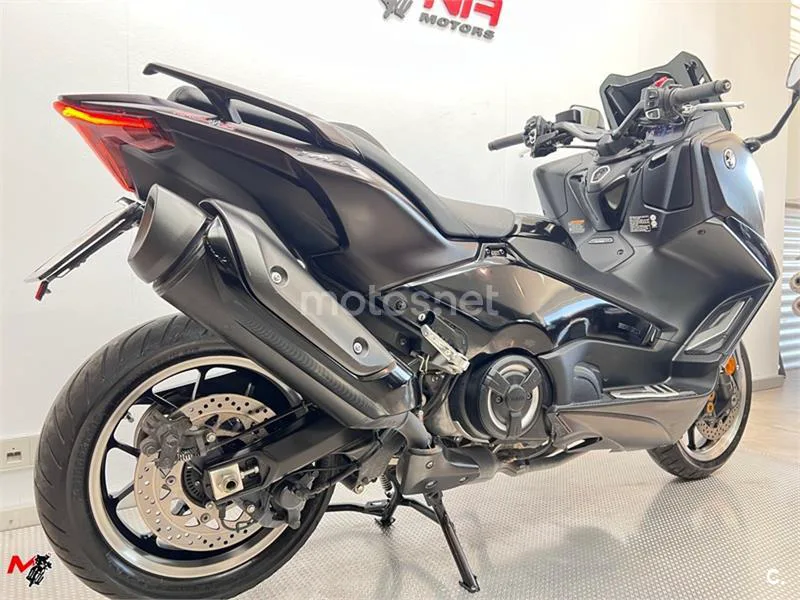 Yamaha TMAX – Vista 5