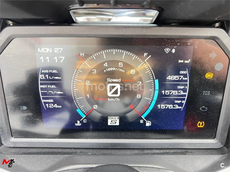 Yamaha TMAX – Vista 8