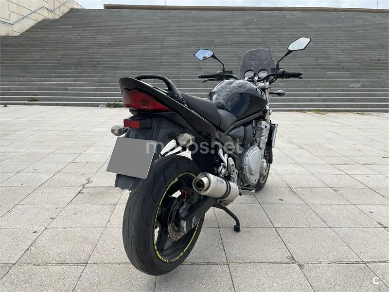 Suzuki Bandit 650 – Vista 7
